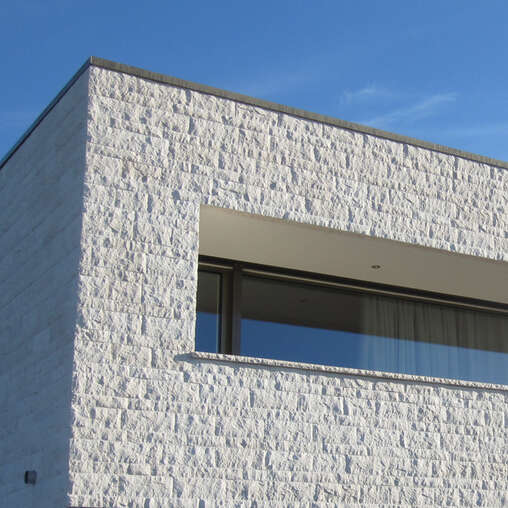 Stoneface Naturstein Visso Montenegro bruchroh