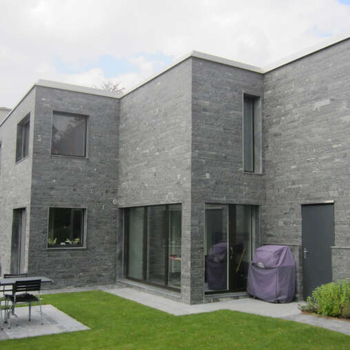 Stoneface Naturstein Onsernone bruchroh