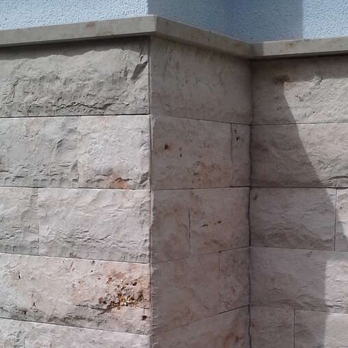 Sockelgeschoss Stoneface Naturstein Jura kalk bruchroh